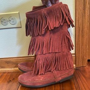 Minnetonka fringe boot. Size 6.